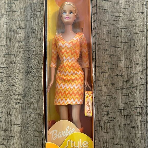 NWTTurn of Millennium 2002 Barbie Weekend Style 80s Dayglo Chevron Lookโ๐w/๐๏ธ - Picture 5 of 17